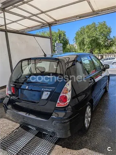 Usado Suzuki Liana 90 CV (66 kW) 2006 Negro Berlina