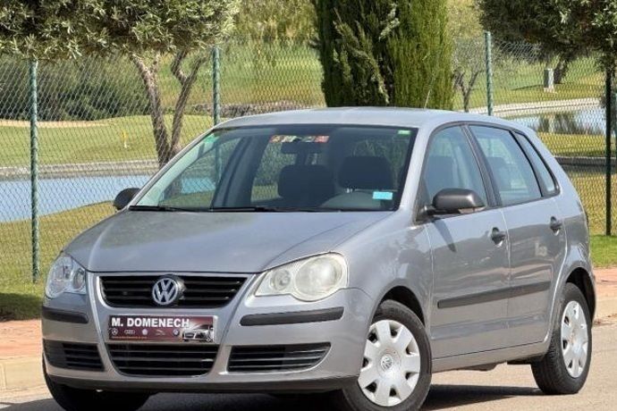 Usado VW Polo Trendline 64 CV (47 kW) 2006 Gris Utilitario