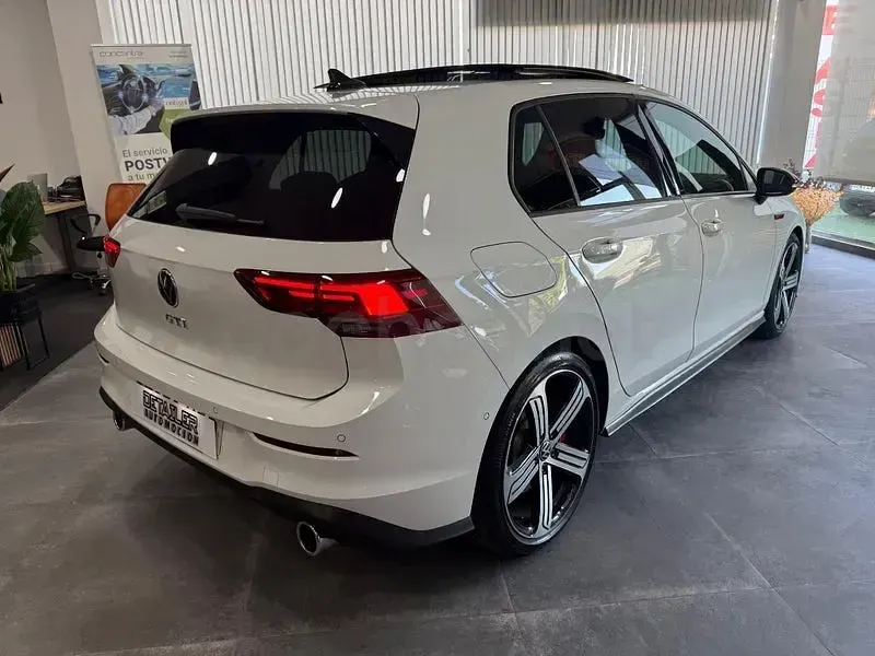 Usado VW Golf VIII GTI 245 CV (180 kW) 2023 Blanco Berlina