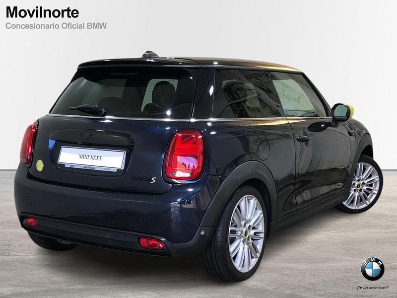Usado Mini Cooper SE 135 kW (184 CV) 2022 Negro Utilitario