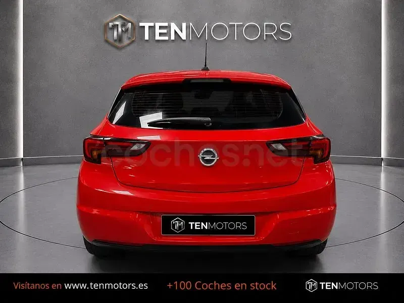 Usado Opel Astra Selective 125 CV (91 kW) 2018 Rojo Berlina