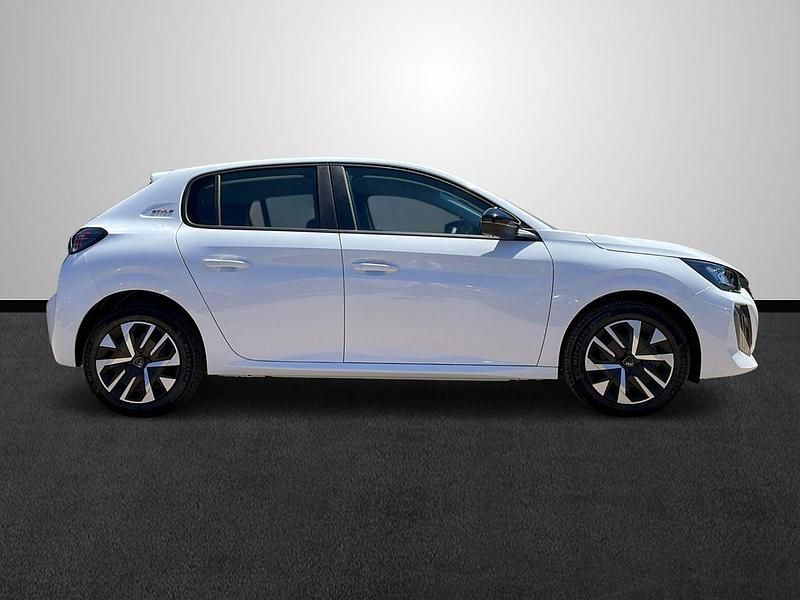 Usado Peugeot 208 Active 102 CV (75 kW) 2024 Gris Utilitario