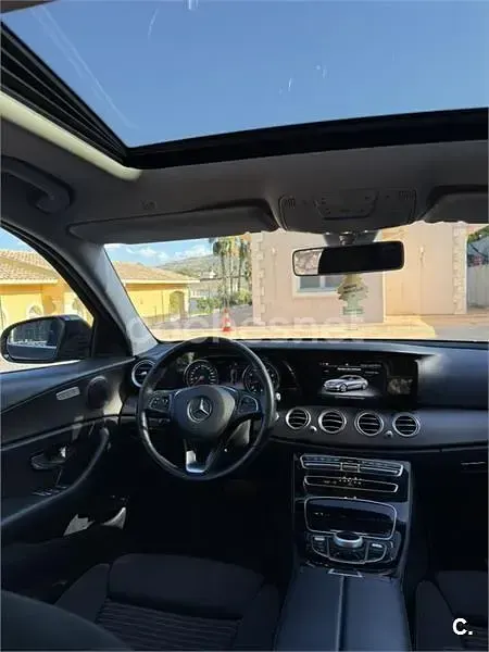 Usado Mercedes E200 184 CV (135 kW) 2016 Negro Berlina