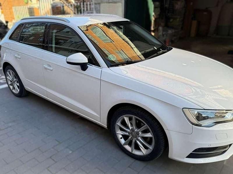 Usado Audi A3 Sportback Ambiente 116 CV (85 kW) 2016 Blanco Utilitario