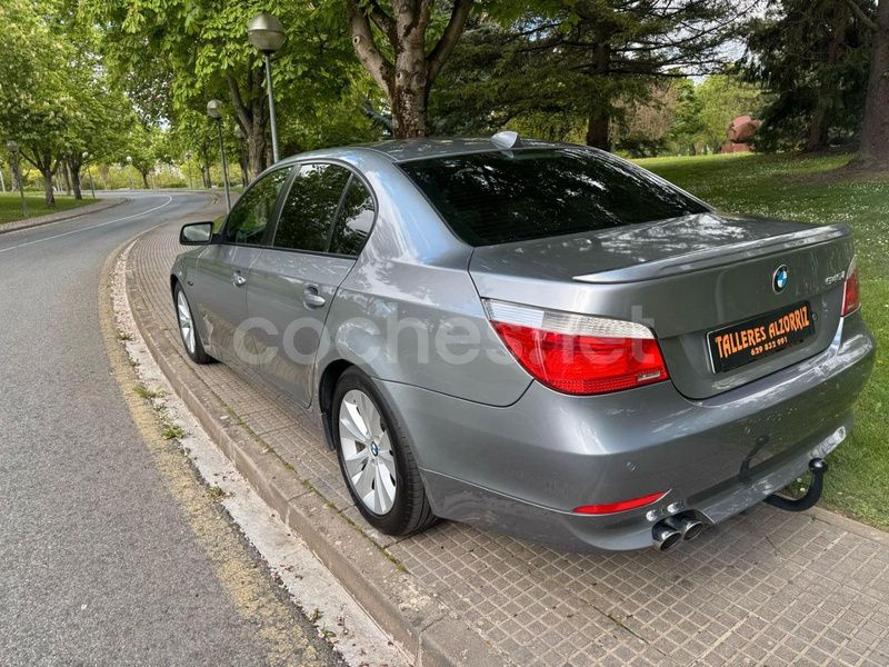 Usado BMW 545 333 CV (244 kW) 2004 Gris / plata Berlina