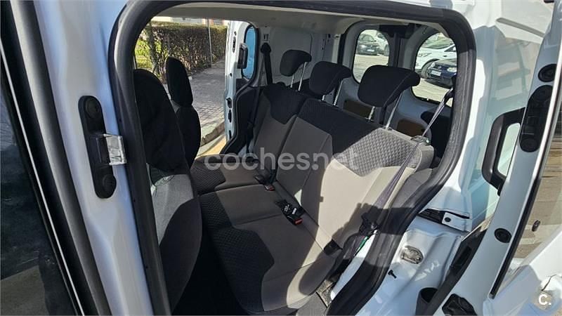 Usado Ford Tourneo Courier Ambiente 75 CV (55 kW) 2018 Blanco Monovolumen