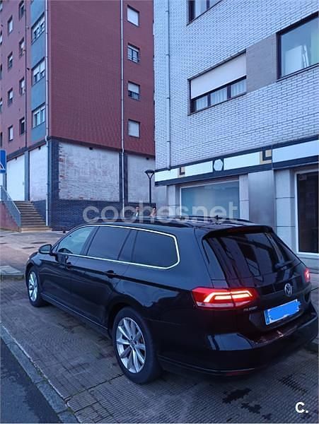 Usado VW Passat Sportline 150 CV (110 kW) 2018 Negro Familiar
