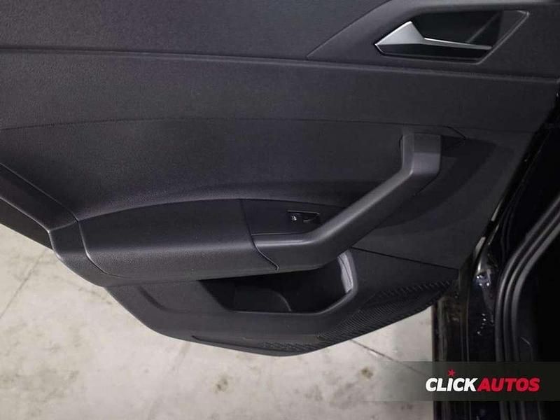 Negro Usado 2023 VW Polo Life Utilitario | 15.550 € (Precio justo) - Imagen 1/4