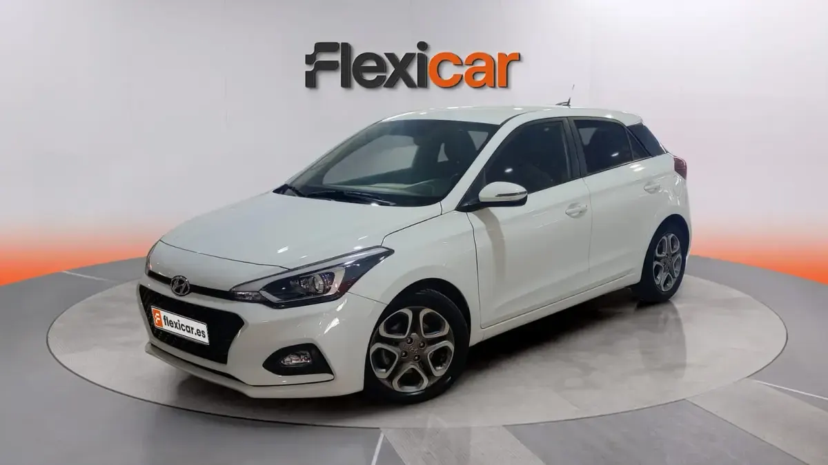 Usado Hyundai i20 100 CV (73 kW) 2019 Blanco Utilitario