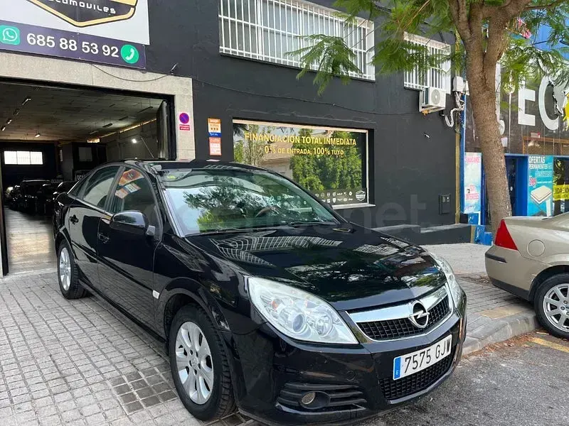 Usado Opel Vectra Elegance 150 CV (110 kW) 2009 Negro Berlina