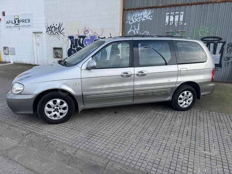 Usado Kia Carnival EX 144 CV (105 kW) 2006 Gris / plata Monovolumen