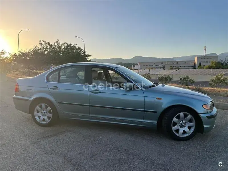 Usado BMW 320 136 CV (100 kW) 2002 Gris / plata Berlina