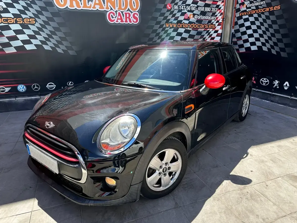 Usado Mini Cooper D 116 CV (85 kW) 2016 Negro Utilitario