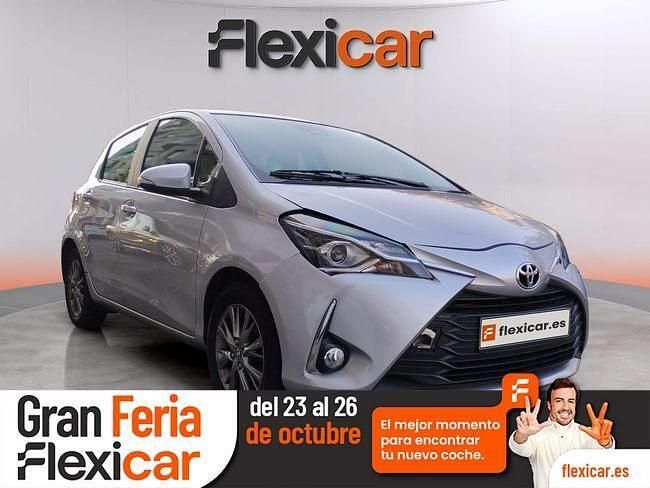 Gris Usado 2018 Toyota Yaris Berlina | 12.790 € (Precio justo) - Imagen 1/4
