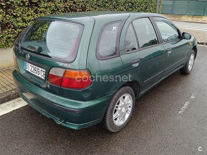 Usado Nissan Almera 100 CV (73 kW) 1996 Verde Berlina