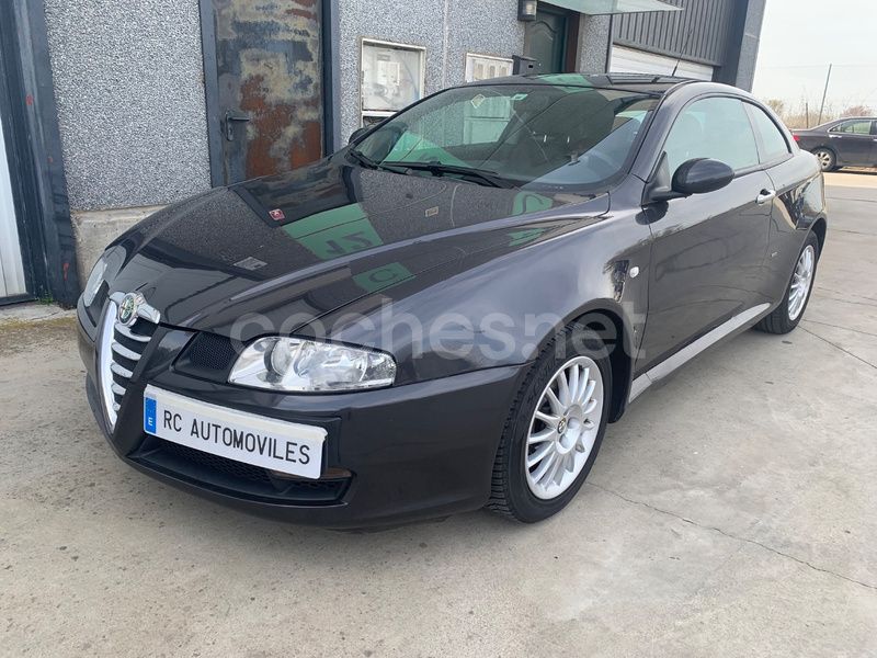 Azul Usado 2005 Alfa Romeo GT Distinctive Coupe | 6699 € (Un poco caro) - Imagen 1/4