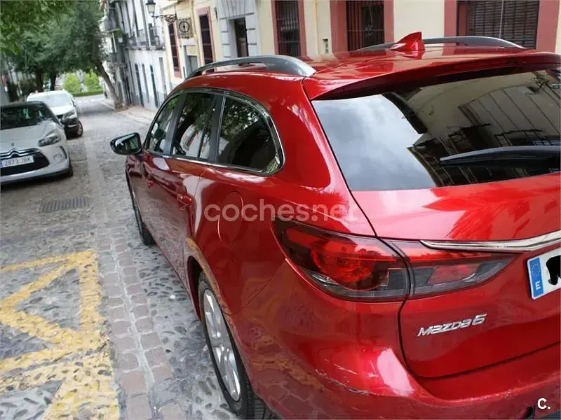 Usado Mazda 6 Style 150 CV (110 kW) 2015 Rojo Familiar