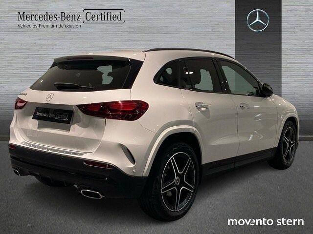 Usado Mercedes GLA200 AMG line 163 CV (119 kW) 2025 Blanco polar SUV