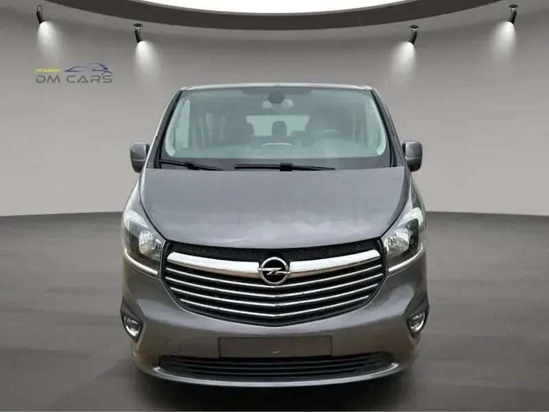 Usado Opel Vivaro 145 CV (106 kW) 2017 Gris / plata Monovolumen