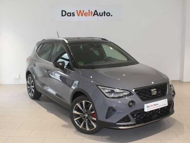 Gris Nuevo 2024 Seat Arona SUV | 22.600 € (Un poco caro) - Imagen 1/4