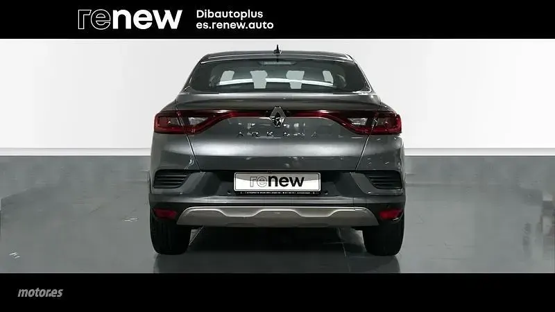 Usado Renault Arkana Intens 140 CV (102 kW) 2021 Gris SUV