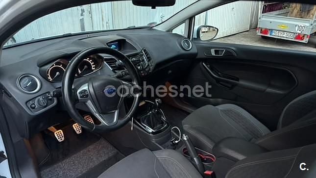 Usado Ford Fiesta Sport 95 CV (69 kW) 2013 Blanco Berlina