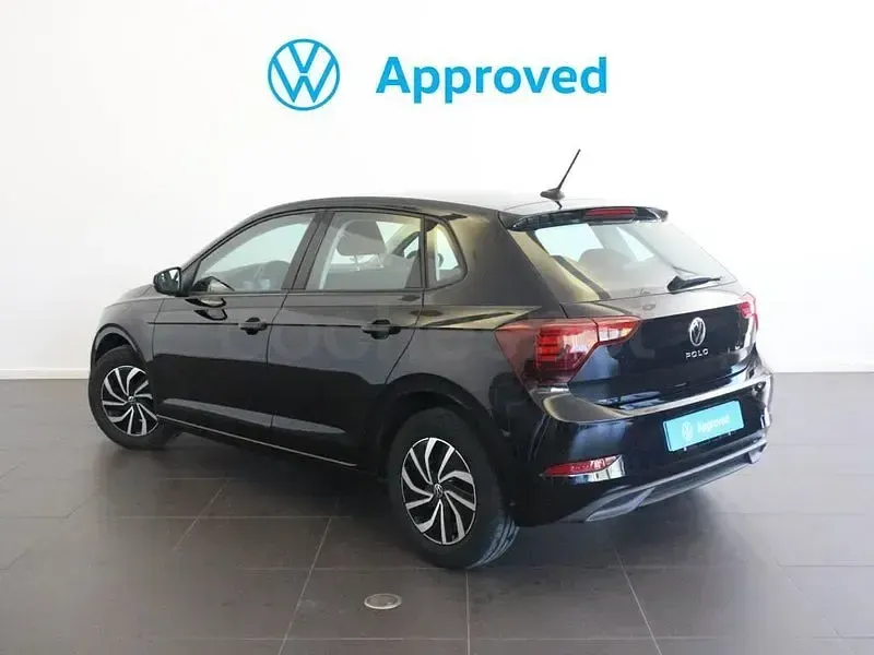 Usado VW Polo Life 95 CV (69 kW) 2022 Negro Utilitario