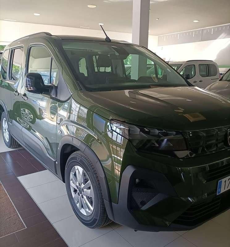 Nuevo Peugeot Rifter Allure 102 CV (75 kW) 2025 Verde Monovolumen