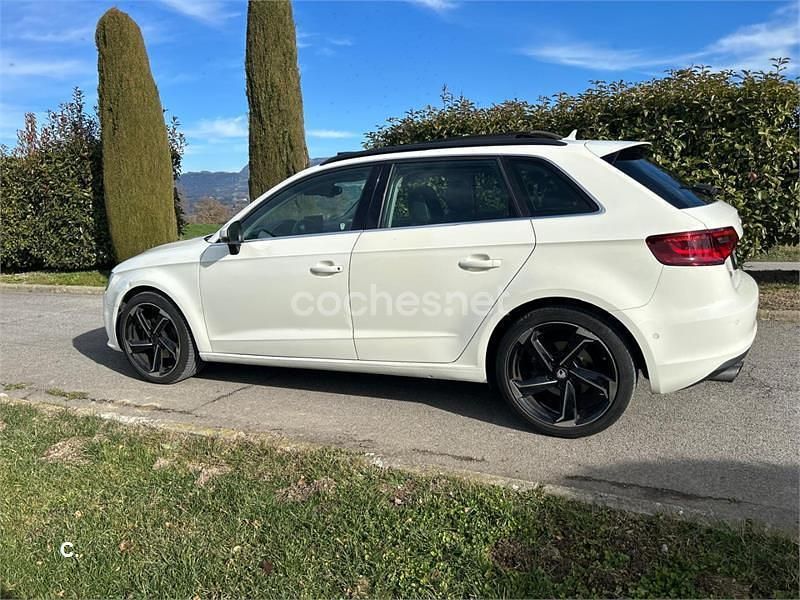 Usado Audi A3 Ambiente 122 CV (89 kW) 2013 Blanco Berlina