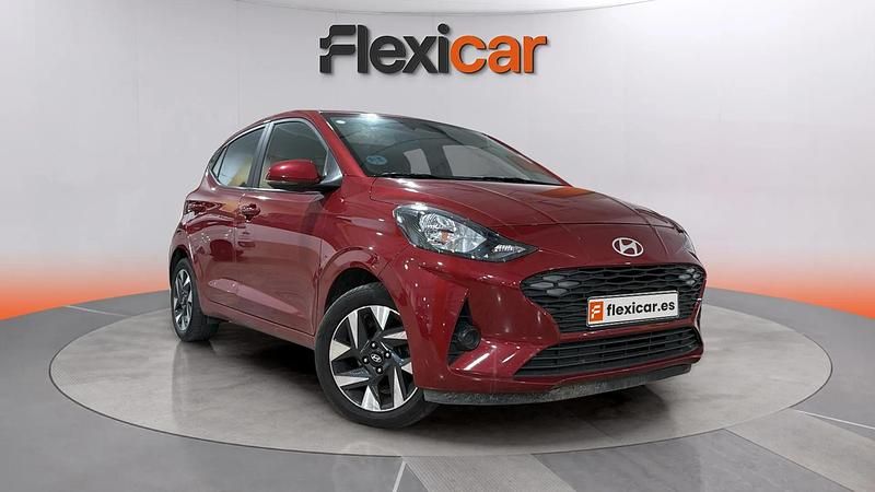 Usado Hyundai i10 67 CV (49 kW) 2023 Rojo Utilitario