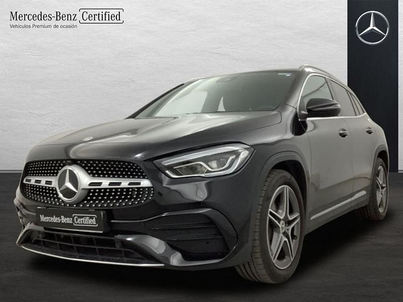 Usado Mercedes GLA180 AMG line 136 CV (100 kW) 2021 Kosmosblack  met. SUV