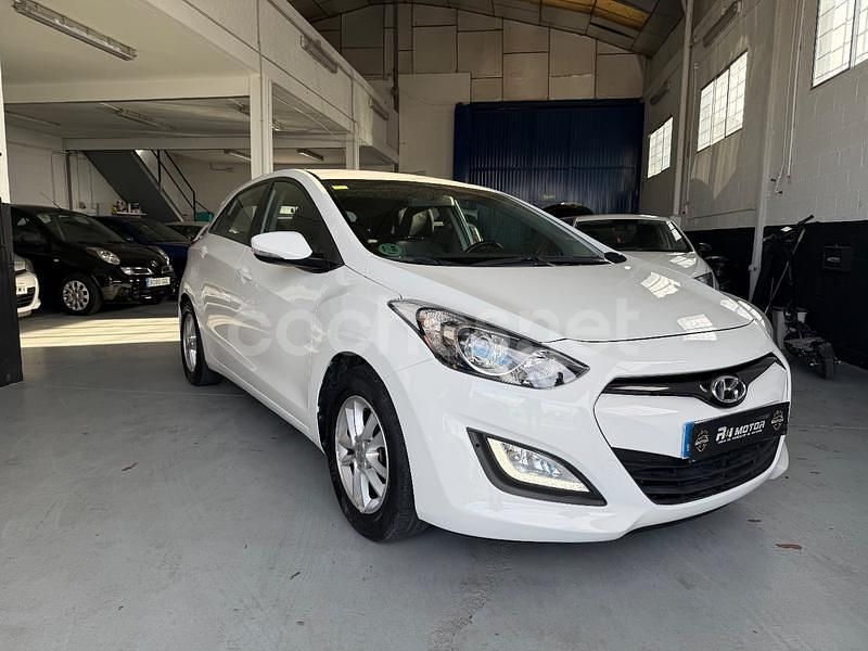 Blanco Usado 2015 Hyundai i30 Berlina | 6900 € (Buen precio) - Imagen 1/4