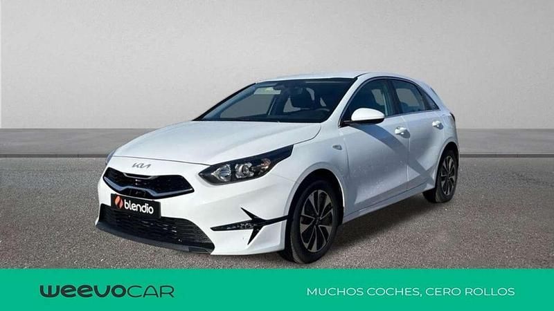 Blanco Usado 2024 Kia Ceed Utilitario | 18.778 € (Precio justo) - Imagen 1/4