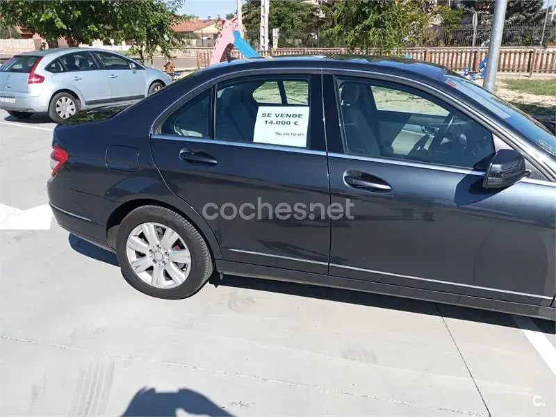 Usado Mercedes C220 170 CV (125 kW) 2010 Gris / plata Berlina