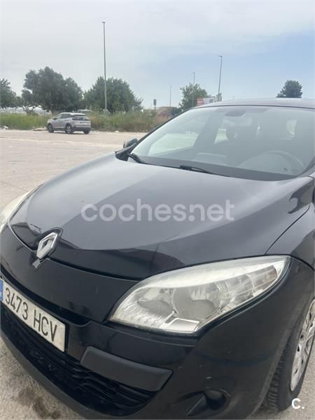 Negro Usado 2011 Renault Mégane GrandTour Dynamique Familiar | 5500 € (Caro) - Imagen 1/3