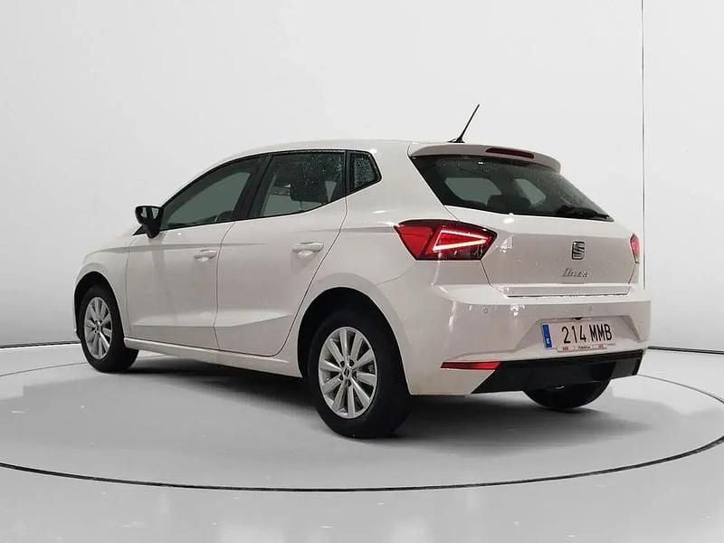 Usado Seat Ibiza Style 110 HP (80 kW) 2023 Branco Sedan