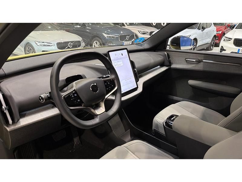 Usado Volvo EX30 Plus 200 kW (272 CV) 2024 Amarillo SUV