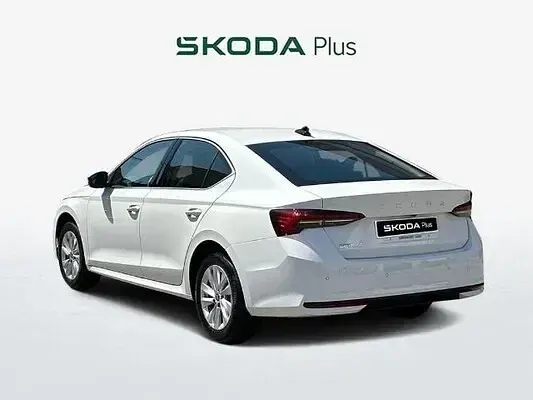 Nuevo Skoda Octavia Selection 150 CV (110 kW) 2026 Blanco Berlina