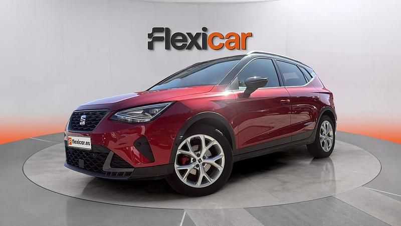 Usado Seat Arona FR 150 HP (110 kW) 2023 Vermelho SUV