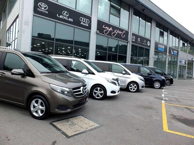 Usado Mercedes V250 190 CV (139 kW) 2019 Beige Monovolumen