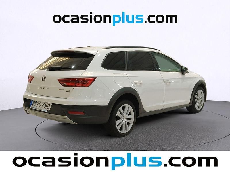 Usado Seat Leon 4Drive 150 CV (110 kW) 2018 Blanco Monovolumen