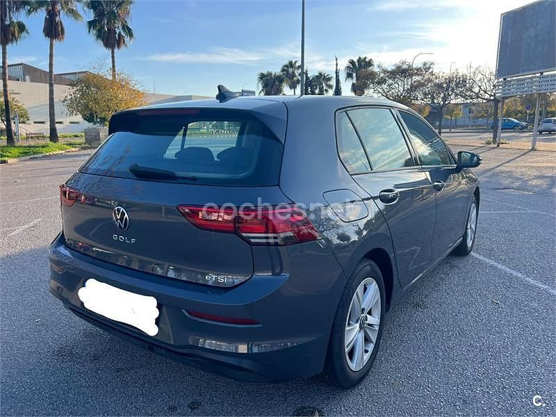 Usado VW Golf VIII Life 110 CV (80 kW) 2023 Gris / plata Berlina
