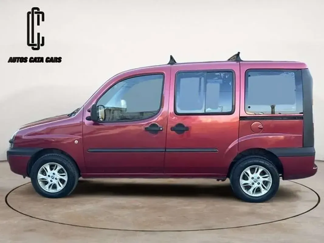 Usado Fiat Doblò Dynamic 105 CV (77 kW) 2004 Rojo Monovolumen