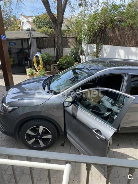 Usado Nissan Qashqai Tekna 115 CV (84 kW) 2017 Gris / plata SUV