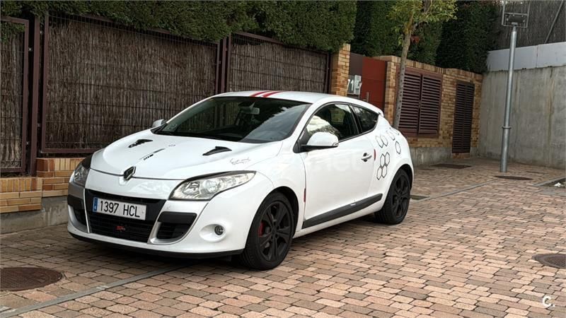 Blanco Usado 2011 Renault Mégane III Dynamique Berlina | 5995 € (Caro) - Imagen 1/3