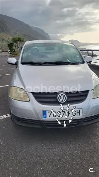 Usado VW Fox 75 CV (55 kW) 2005 Gris / plata Utilitario