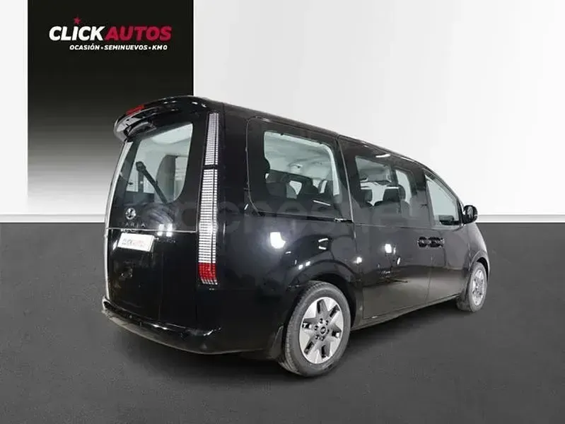 Usado Hyundai Staria 177 CV (130 kW) 2023 Negro Monovolumen