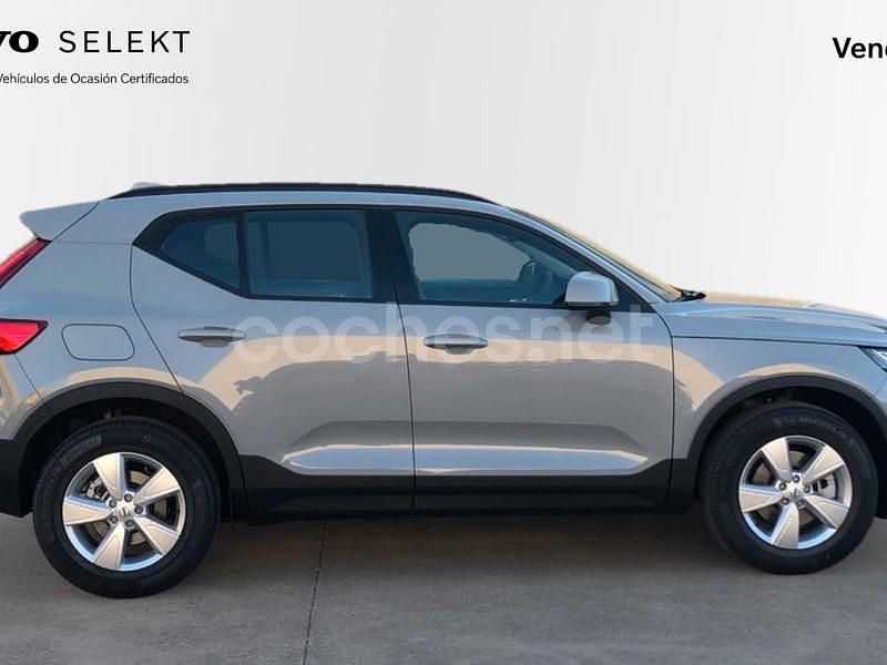 Nuevo Volvo XC40 163 CV (119 kW) 2025 Gris / plata SUV