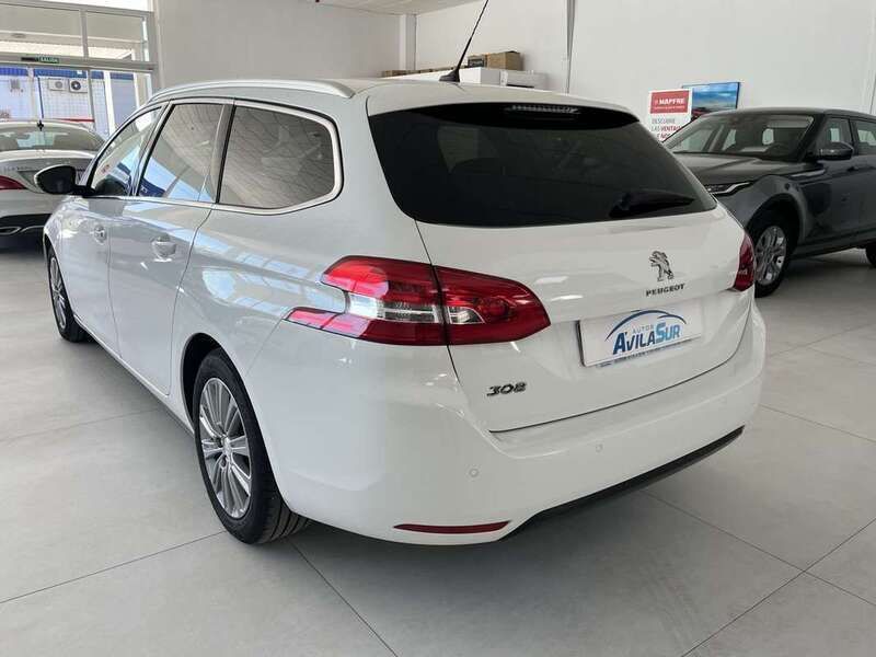 Blanco Usado 2021 Peugeot 308 Allure Familiar | 13.900 € (Precio justo) - Imagen 1/4