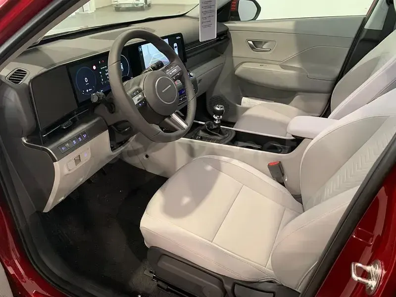 Usado Hyundai Kona 120 CV (88 kW) 2024 Granate SUV